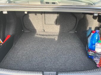 Volkswagen Jetta sedan 1.6 TDI, Diesel - 10