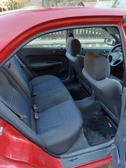 Mazda 323i 1.3 benzín - 10