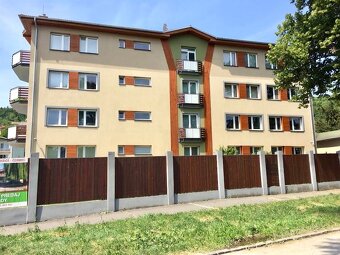 Nadštandardný byt v uzavretom areáli, parkovanie, Sever - 10