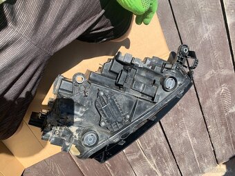 predni led svetlo xenon skoda scala leve levy - 10