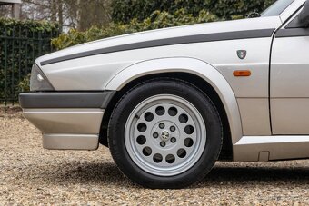 Alfa Romeo 75 2.0 Twin Spark - 10