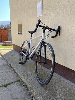 Cestný bicykel Triban - 10
