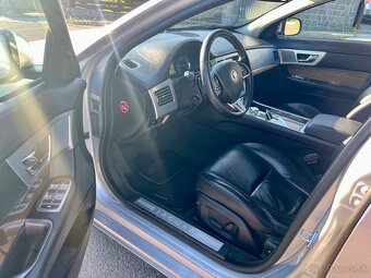 Jaguar XF Sedan 3.0 V6 177kw Automat - 10