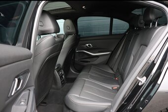 BMW 330i M // CarPlay // 2024 // 9xxx km - 10