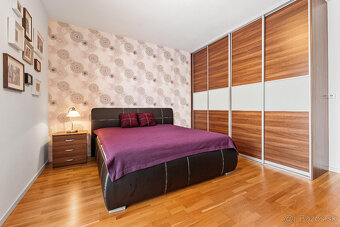 Moderný 3-izbový byt s predzáhradkou a terasou - 10