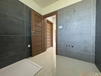 Na predaj novostavba – moderný bungalov v obci Podlužany - 10