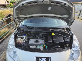 PEUGEOT 207SW 1.4i 140000km - 10