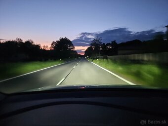 Predám predné svetlá na VW Golf 7 - 10