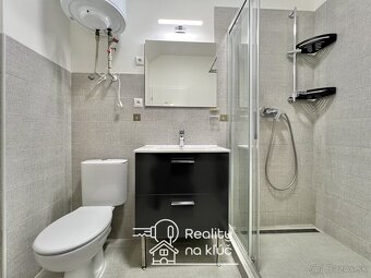Na prenájom elegantný čiastočne zariadený veľký 2-izbový byt - 10