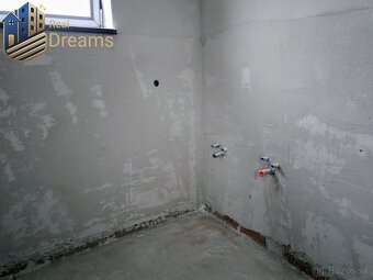 Novostavba 4-izbového rodinného domu v tichej lokalite v obc - 10