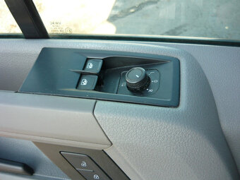 VOLKSWAGEN CRAFTER 2.0 TDI - 10