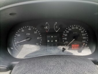 Renault Clio Thalia - 10