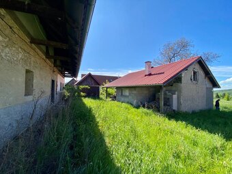 Na predaj Dva domy v rekonštrukcii s nádherným výhľadom - 10