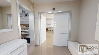 Moderný bungalov na príjemnom pozemku vo VK - 10