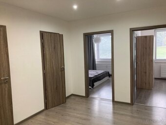 Na predaj priestranný 4 izb. byt v spodnej časti Klokočiny. - 10