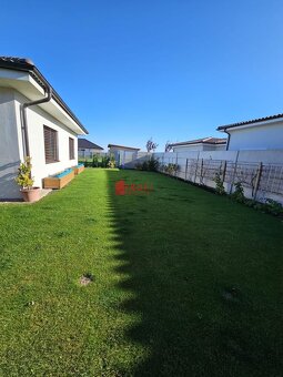 REZERVOVANÉ: Exkluzívne na predaj 4izbový dom s dvojgarážou - 10