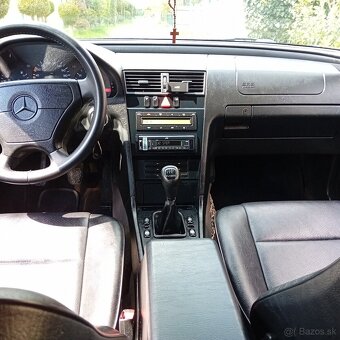 Mercedes-Benz W202 - 10