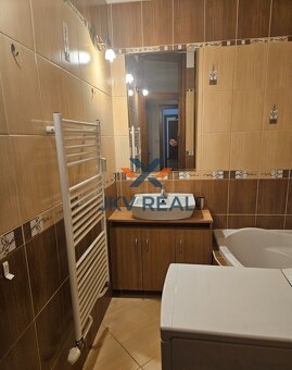 Kompletne zrekonštruovaný 3 izbový byt v skvelej časti Ružin - 10