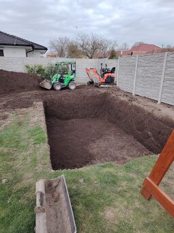 Výkopové práce minibagrom mininakladačom zakladač trávnika - 10