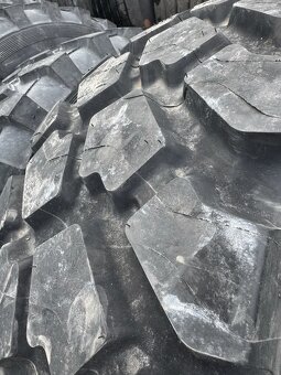 Gumy continental 335/80 R 20 - 10