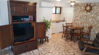Trogir, Seget Vranjica – Vila s 3 apartmánmi - 10