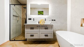 Novostavba – Kompletne zariadený rodinný dom s modernými tec - 10