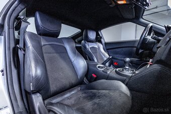 Nissan 370Z 3.7 V6 Coupe - 10