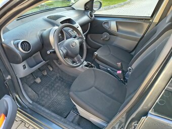 Toyota Aygo - 10
