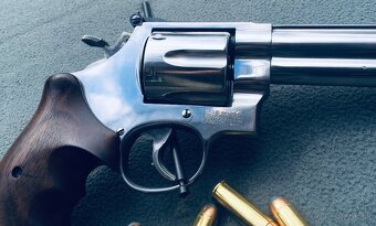 Revolver Smith&Wesson .44 Magnum - 10
