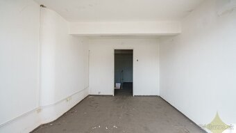 Ponúkam na predaj výrobno - skladové priestory Partizánske - 10