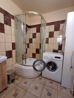 2-Izbovy byt v Komarne na prenajom. - 10