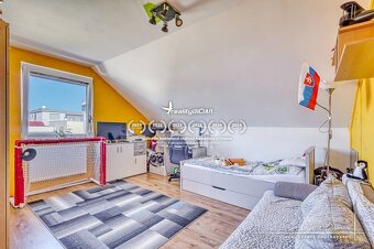 REZERVOVANÉ 5 izbový poschodový drevodom v obci Cífer - 10