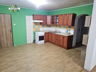 NA PREDAJ, Dvojpodlažný rodinný dom v obci Obeckov  s pozemk - 10