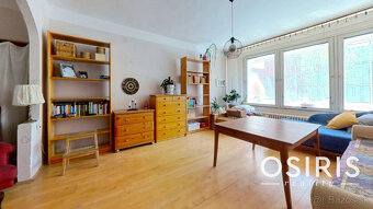 Priestranný 3 izbový byt s loggiou 12m2 v pôvodnom stave, Bô - 10