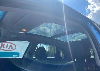 Hyundai i30 1.4 - PREMIUM - NÍZKÉ KM - 10