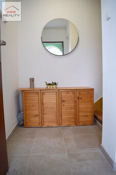 ´´NOVINKA´´ NA PREDAJ priestranný 3 IZBOVÝ BYT blízko centra - 10