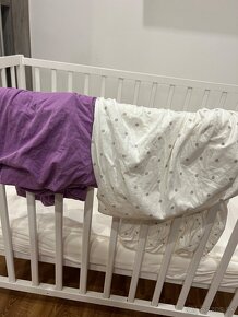 Dětská postýlka s matrací a prostěradly - 10