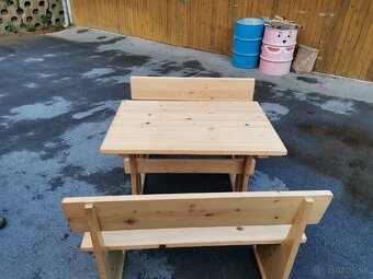 Masívne stoly s lavicami - 10