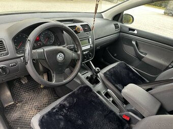 Volkswagen Golf 1.6 FSI - 10