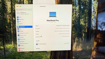 Apple MacBook Pro 15" Retina Touch Bar 2019 - 10