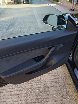 Tesla model 3 - 10