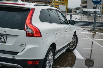Volvo XC60 D5 (151kW) AWD Momentum Geartronic - 10