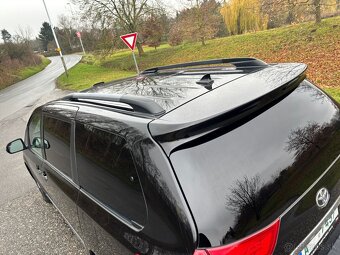 Sienna 3.5 V6 4WD automat 7 místné - 10