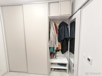 PRENÁJOM: 2IZBOVÝ BYT S VEĽKOU TERASOU - 5 MIN.PEŠO OD BREZN - 10