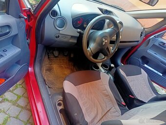 Mitsubishi Colt - 10