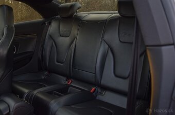 Audi RS5 V8 quattro - 10