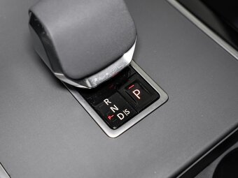 Land Rover Range Rover Velar D300 Dynamic - 10