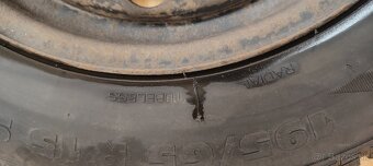 Predám 4 zimné pneumatiky s diskami Škoda octavia 2 - 10