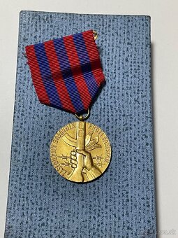 Plakety/medaile (10) - 10