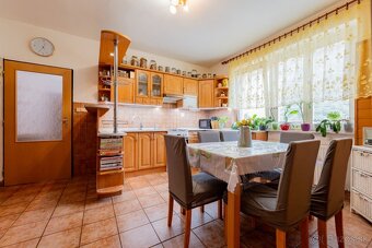 Priestranný 4-izb. byt s garážou a 4 balkónmi, Stará Turá - 10